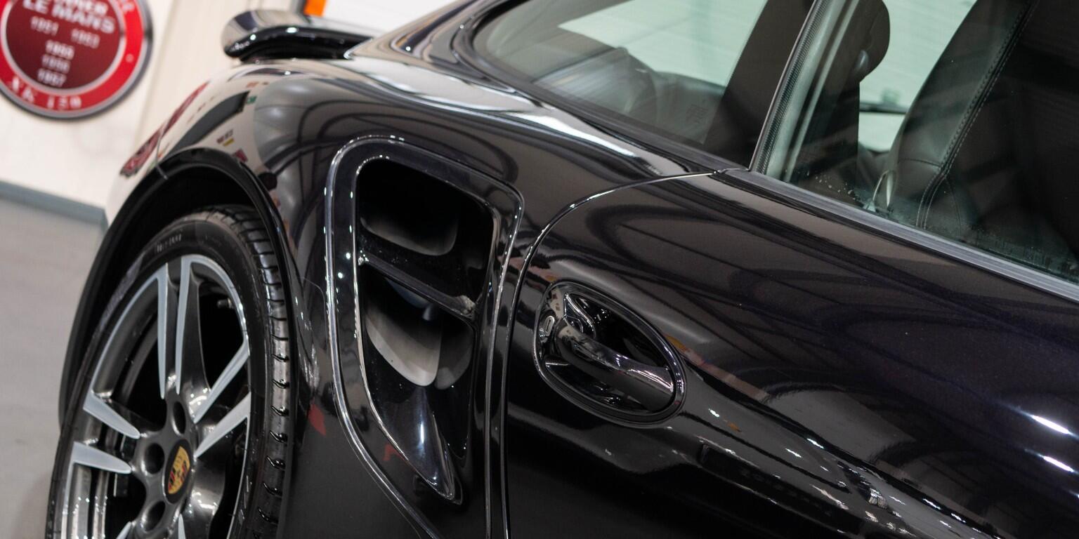 Porsche 911 view 50