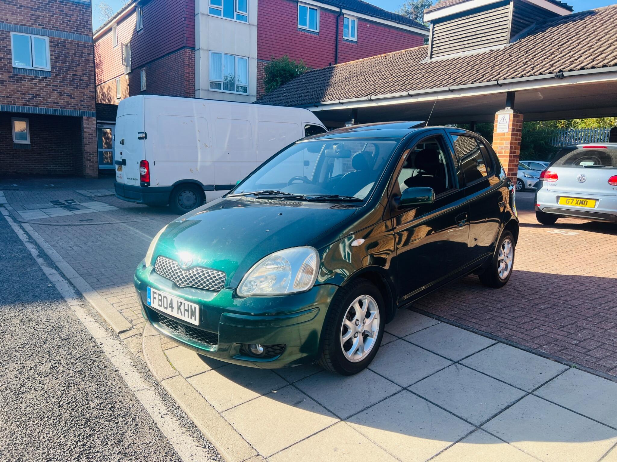 Toyota Yaris view 4