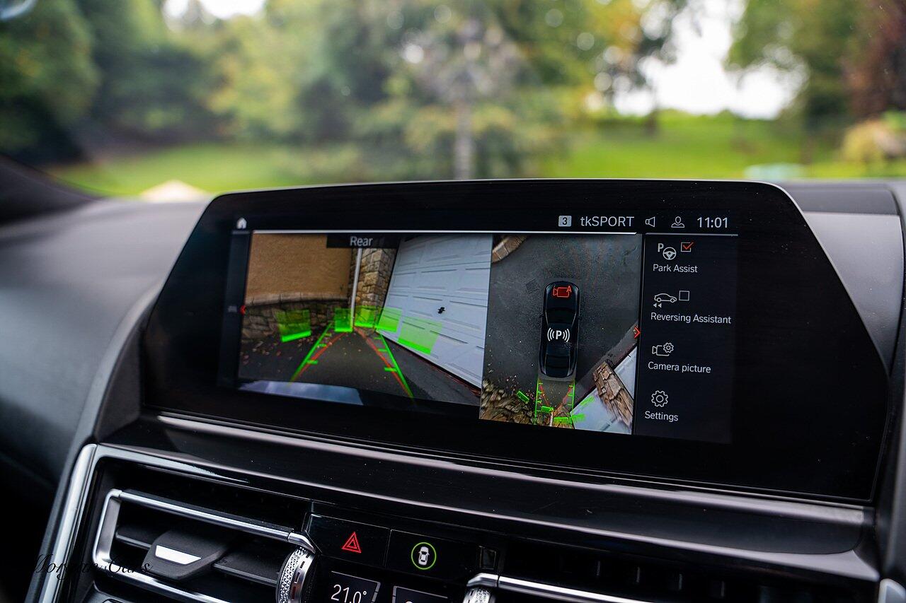 BMW 8 Series view 68