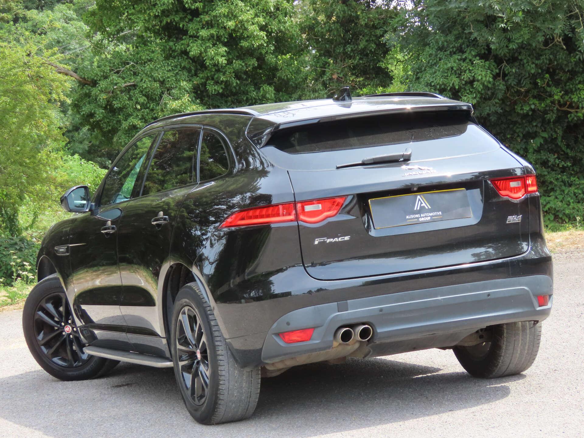 Jaguar F-Pace view 6