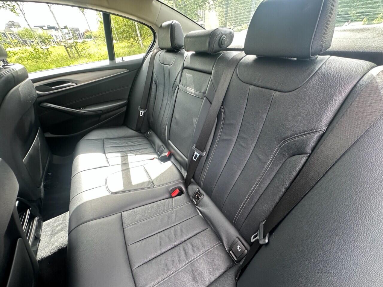 BMW 5 Series view 31