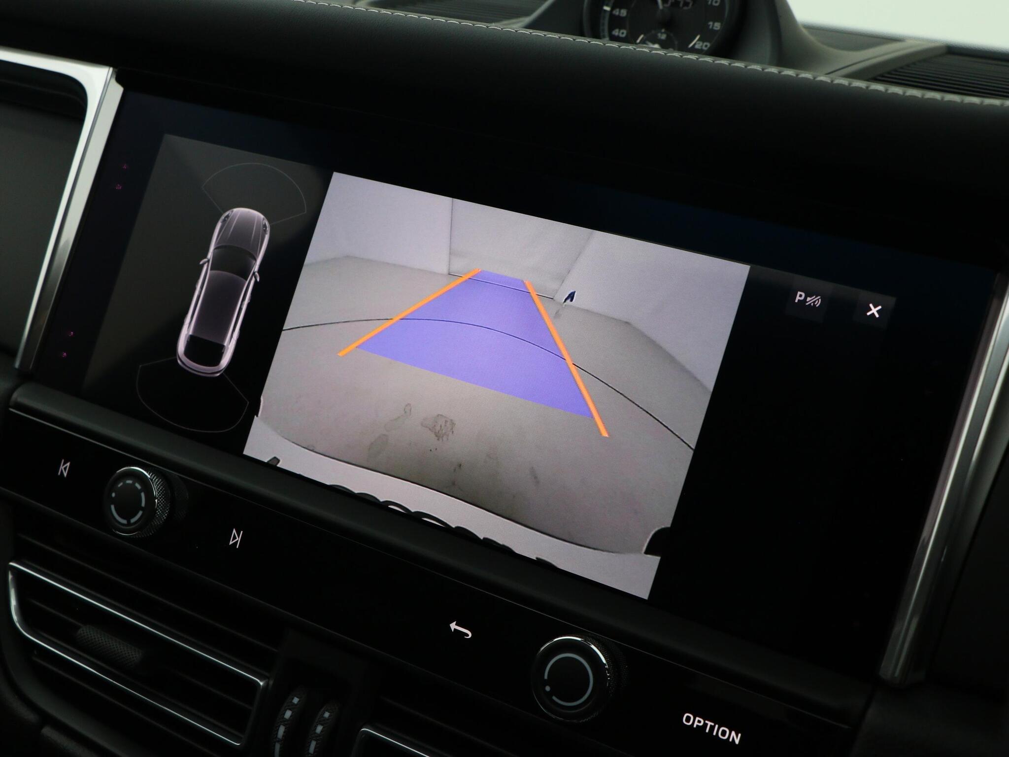Porsche Macan view 48