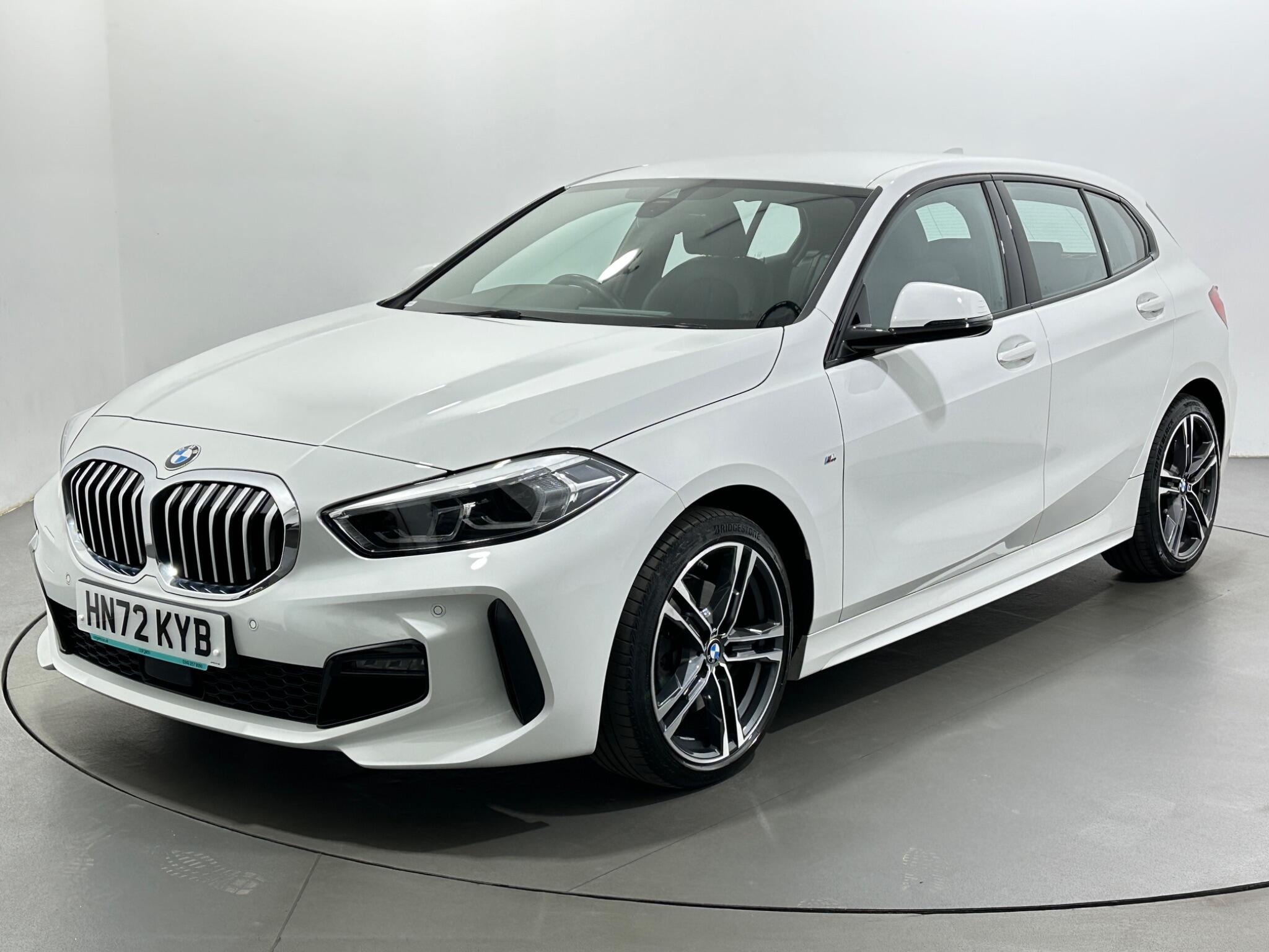 BMW 1 Series view 4