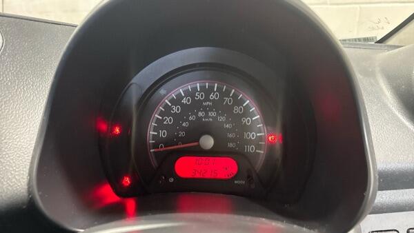 Nissan Pixo view 12