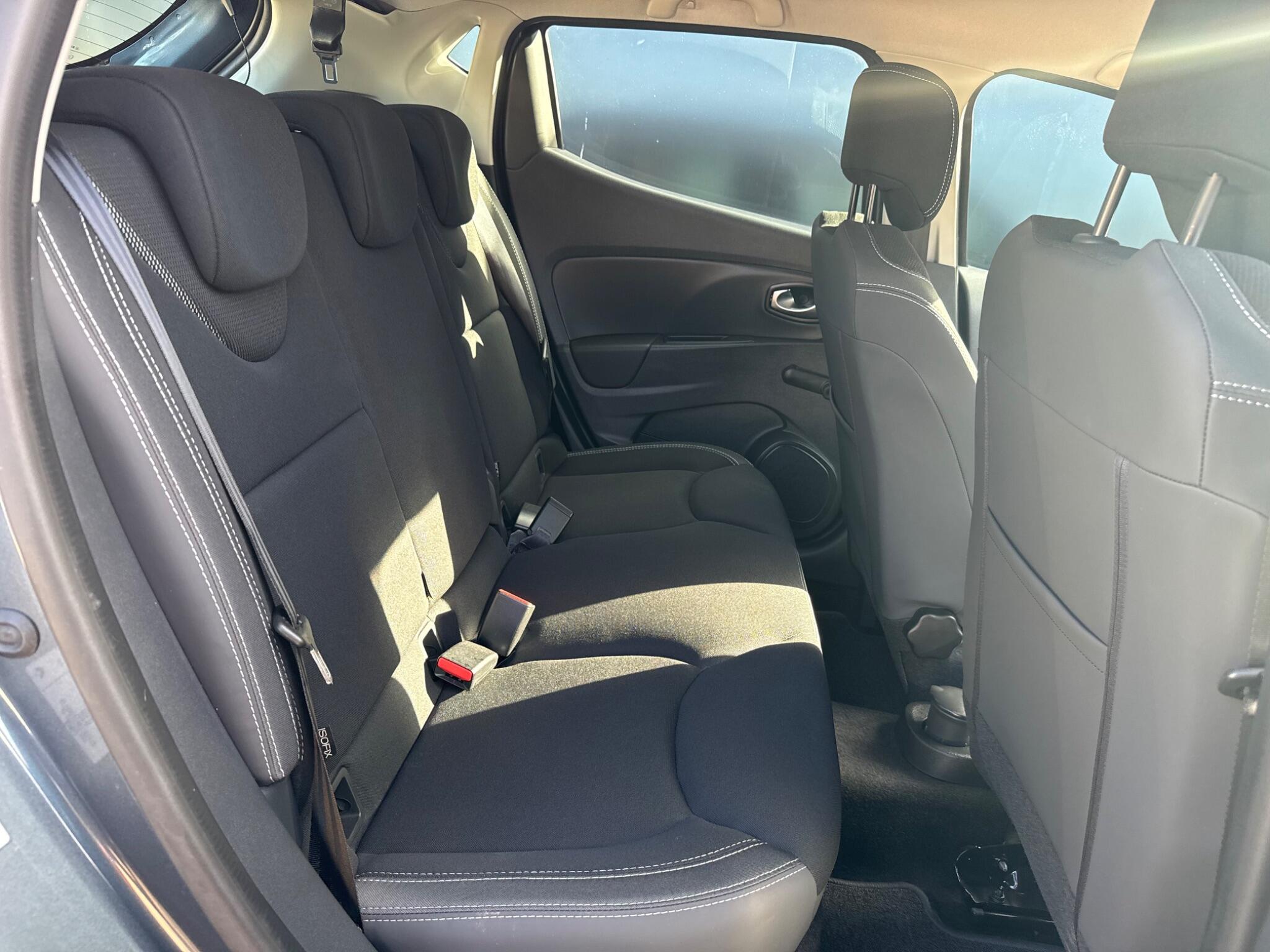 Renault Clio view 22