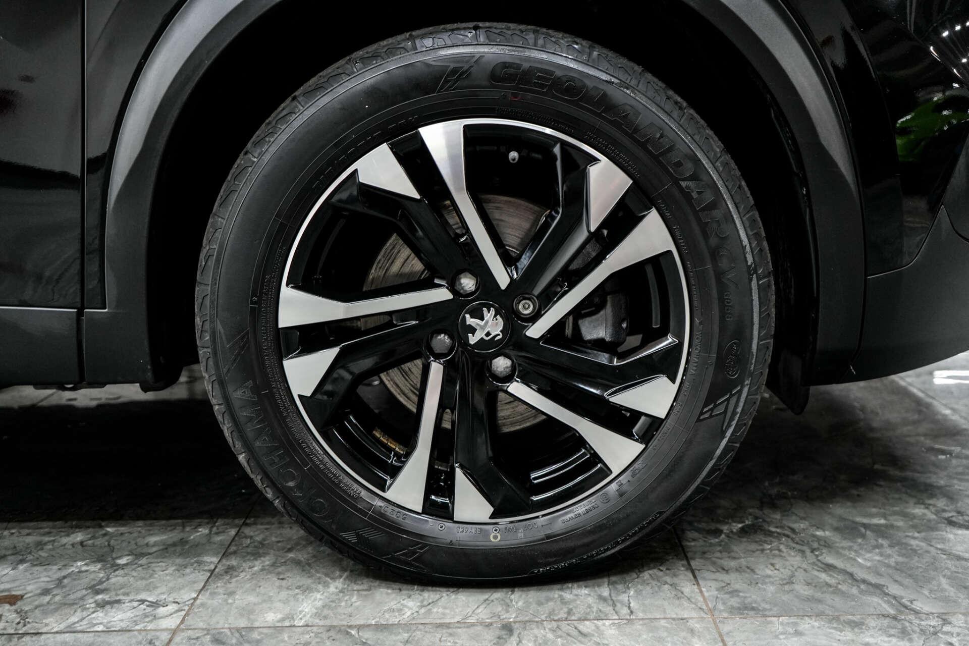 Peugeot e-2008 view 6