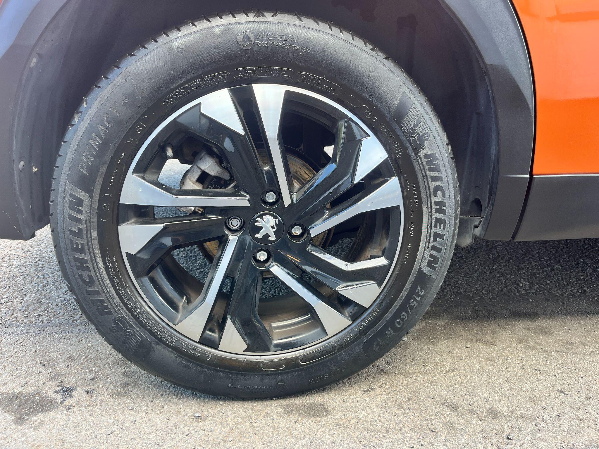 Peugeot 2008 view 11