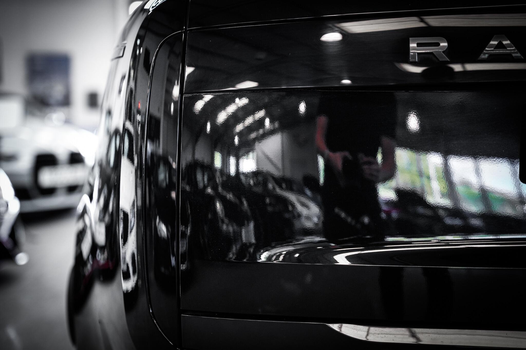 Land Rover Range Rover view 36