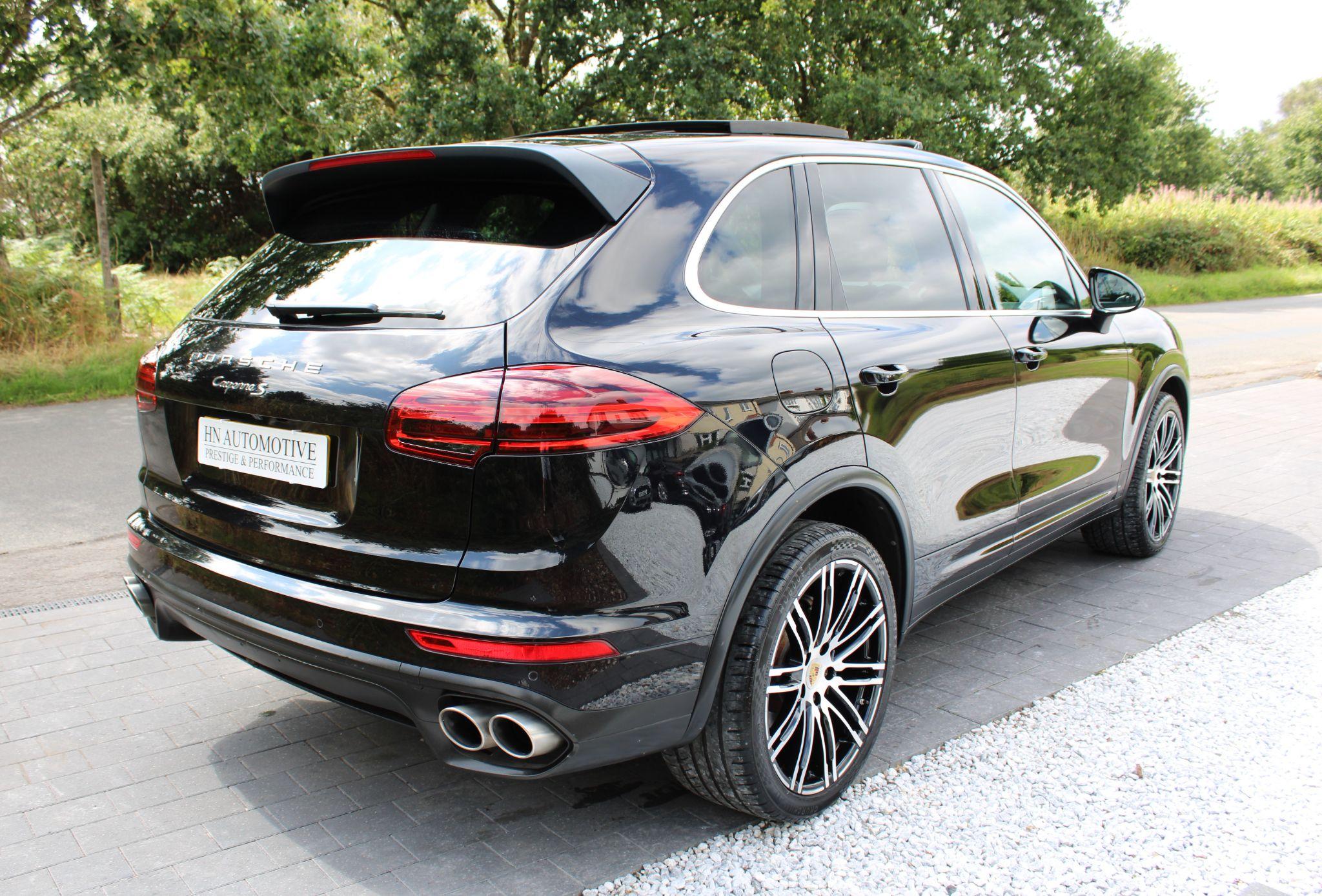 2016 Porsche Cayenne 4.2 TD V8 S TiptronicS 4WD Euro 6 (s/s) 5dr • 87,000 miles image 16