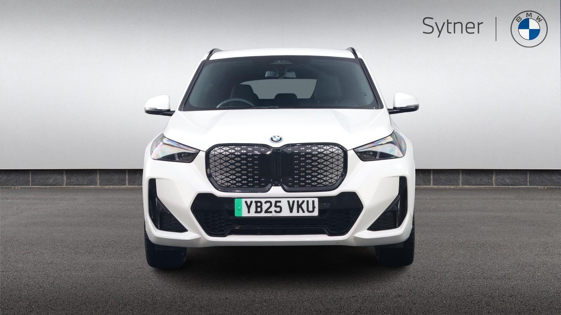 BMW iX1 view 16