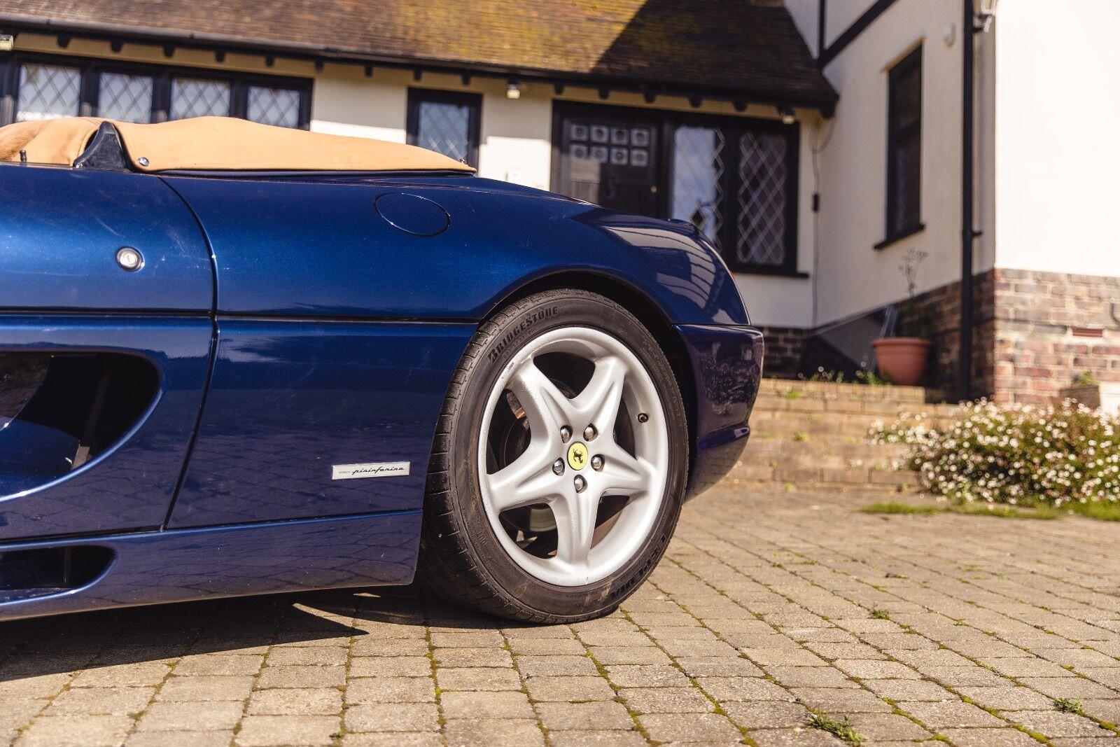 Ferrari F355 view 26