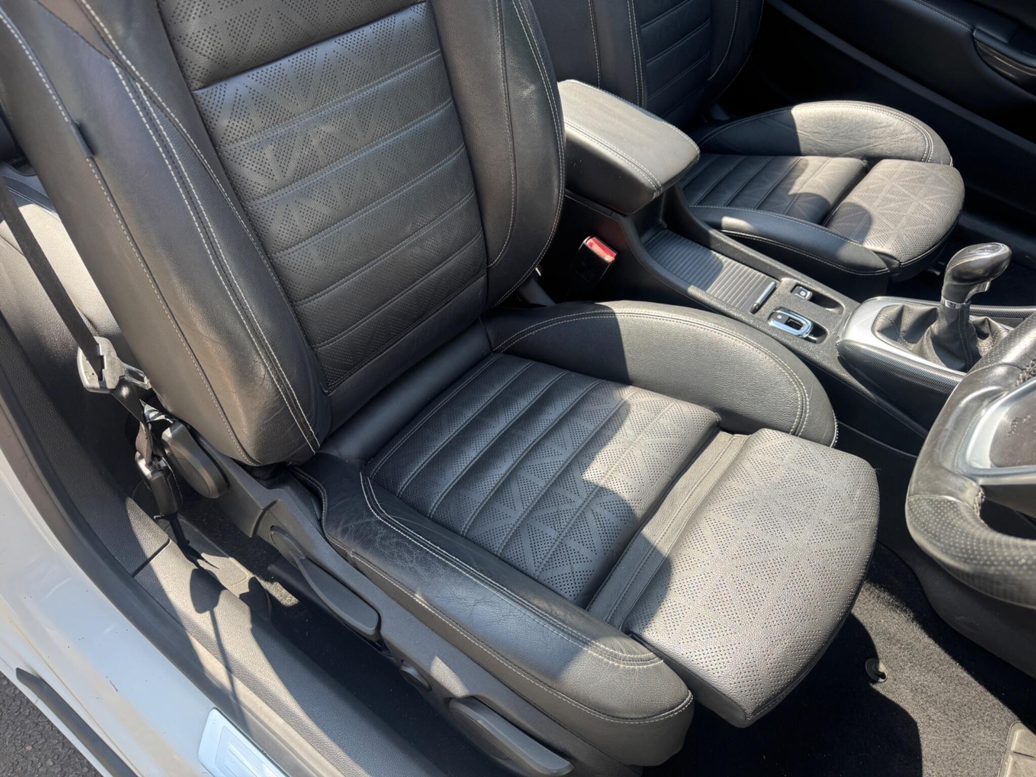 Vauxhall Cascada view 30