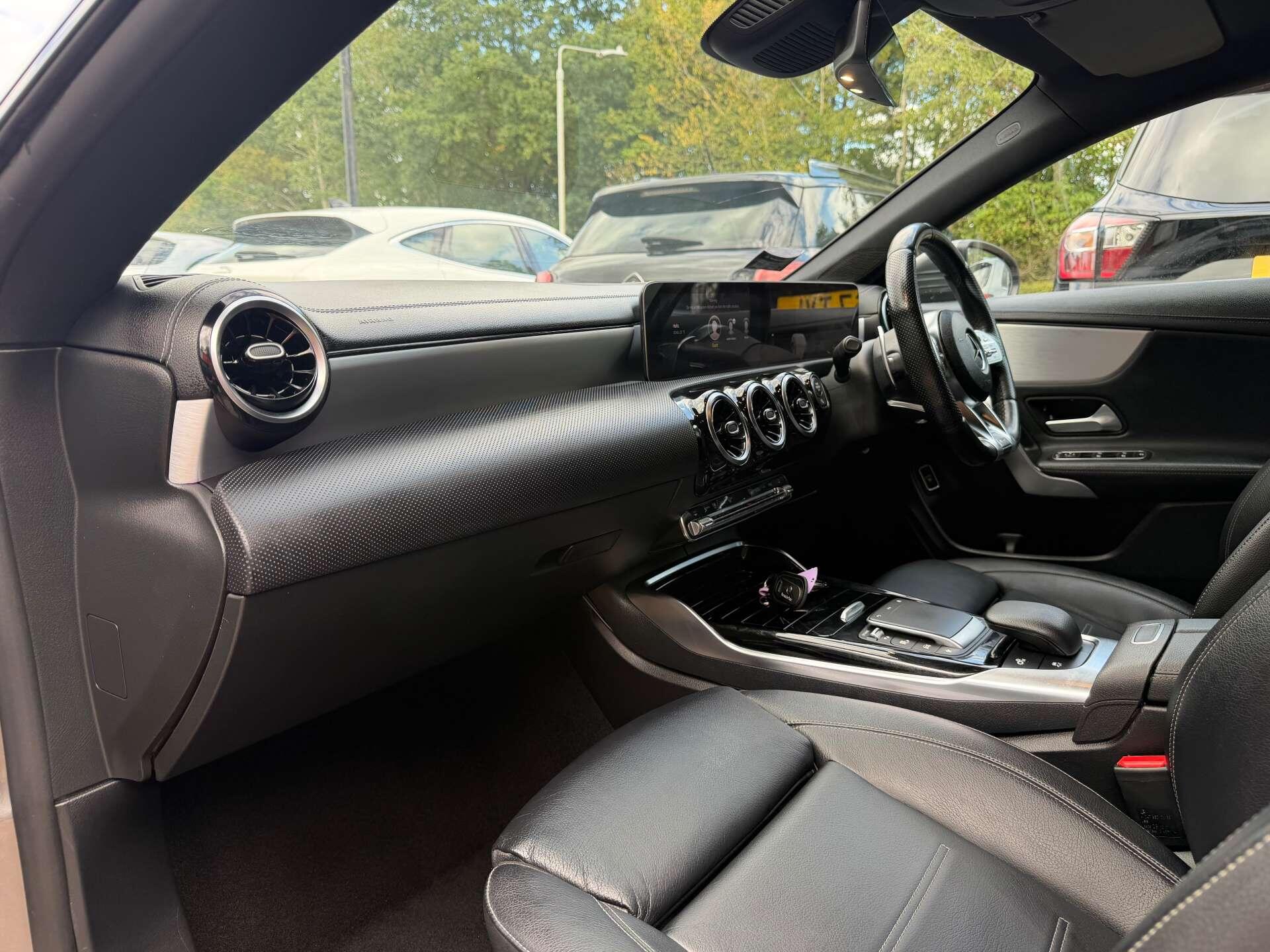 Mercedes-Benz Cla view 34