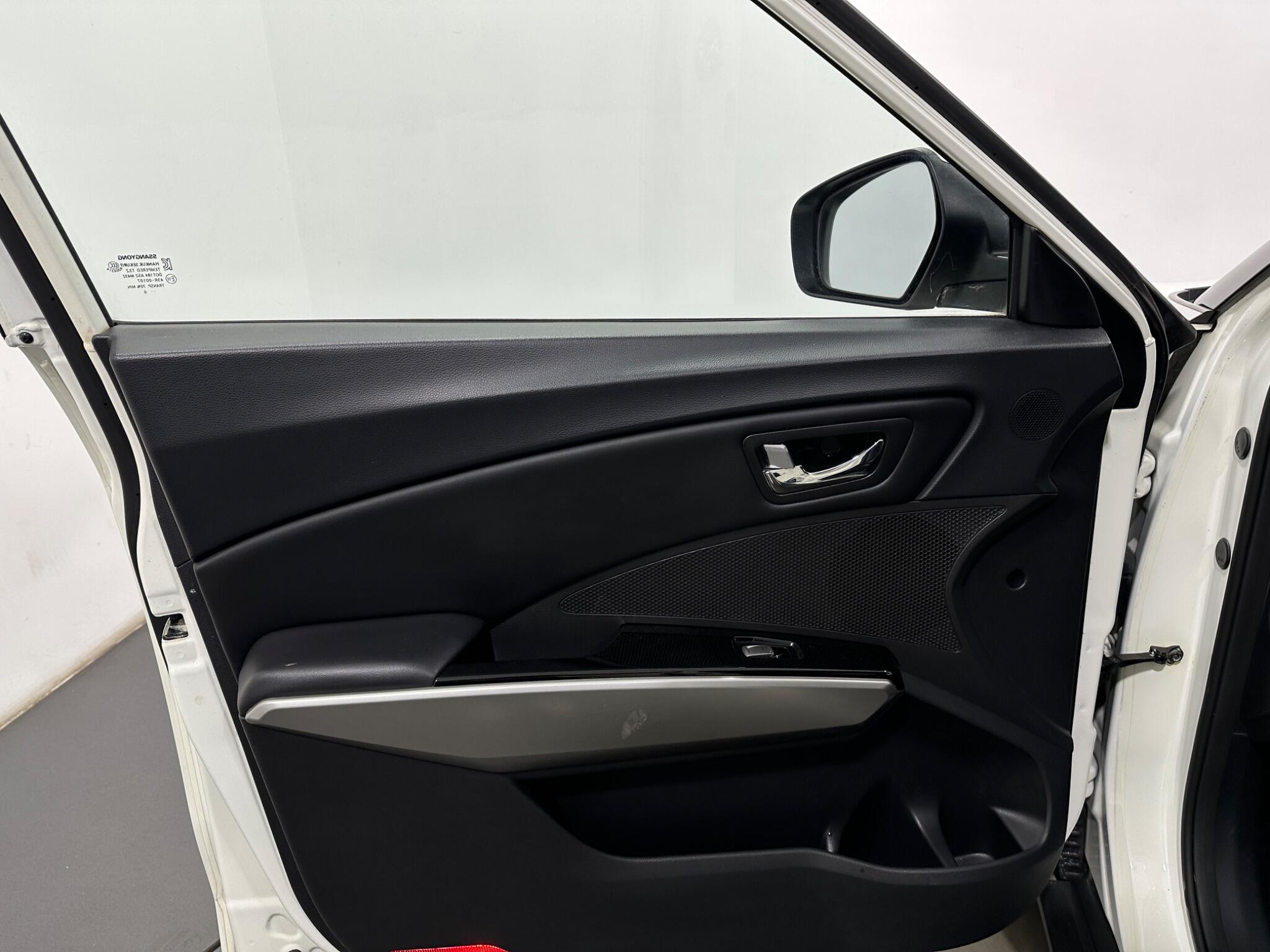 KGM Tivoli view 36