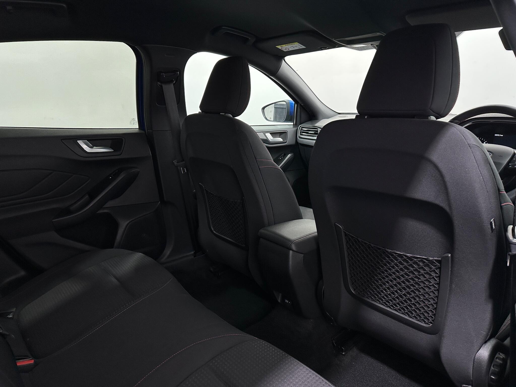 Ford Focus view 39