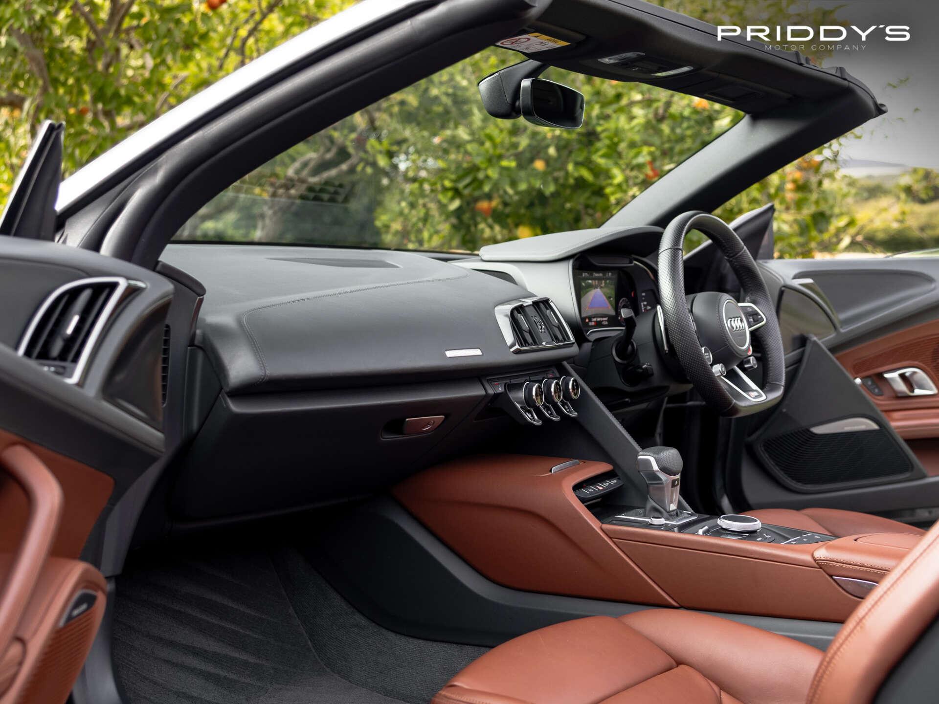 Audi R8 view 37
