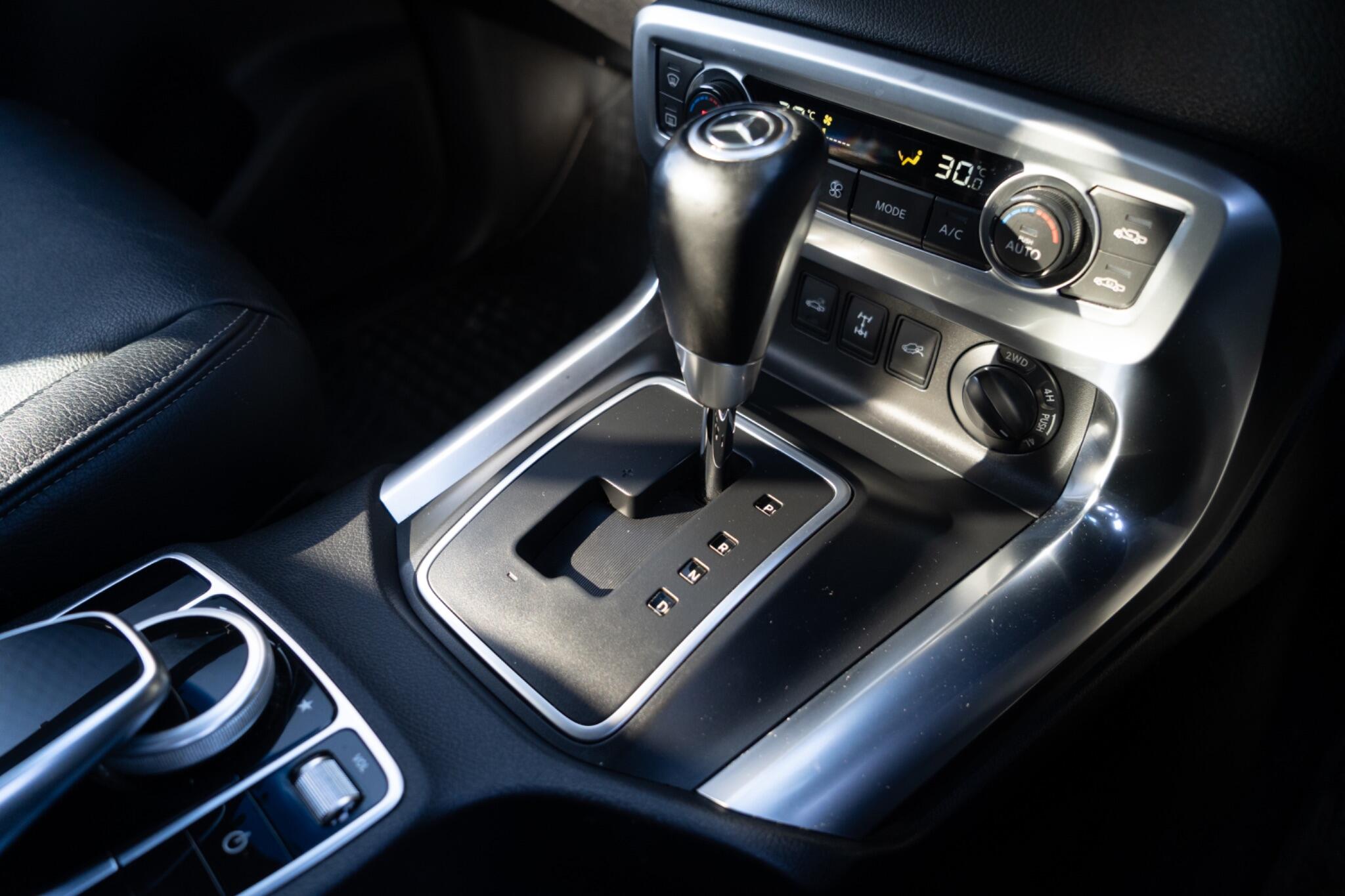 Mercedes-Benz X-Class view 37
