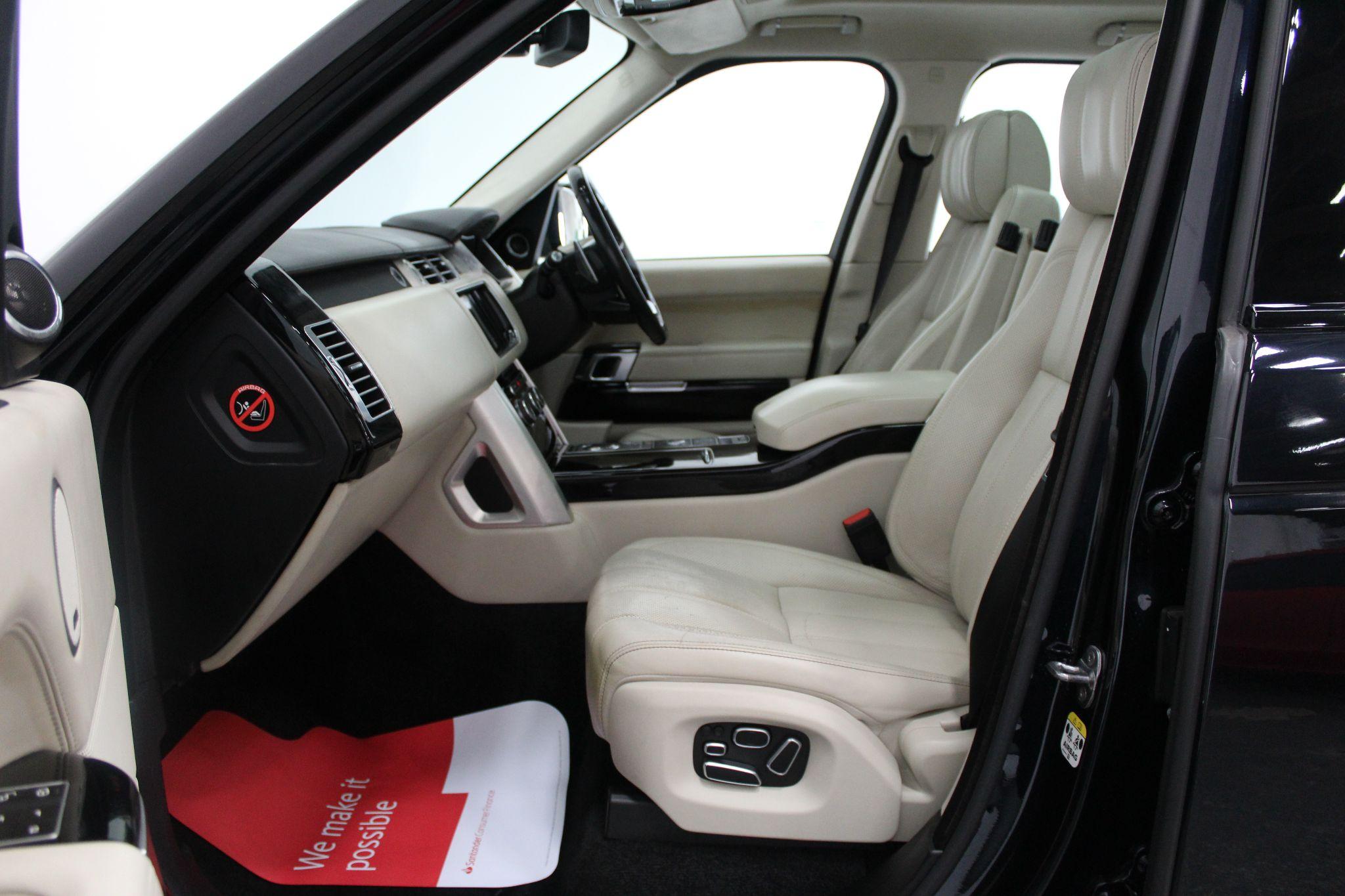 Land Rover Range Rover view 66