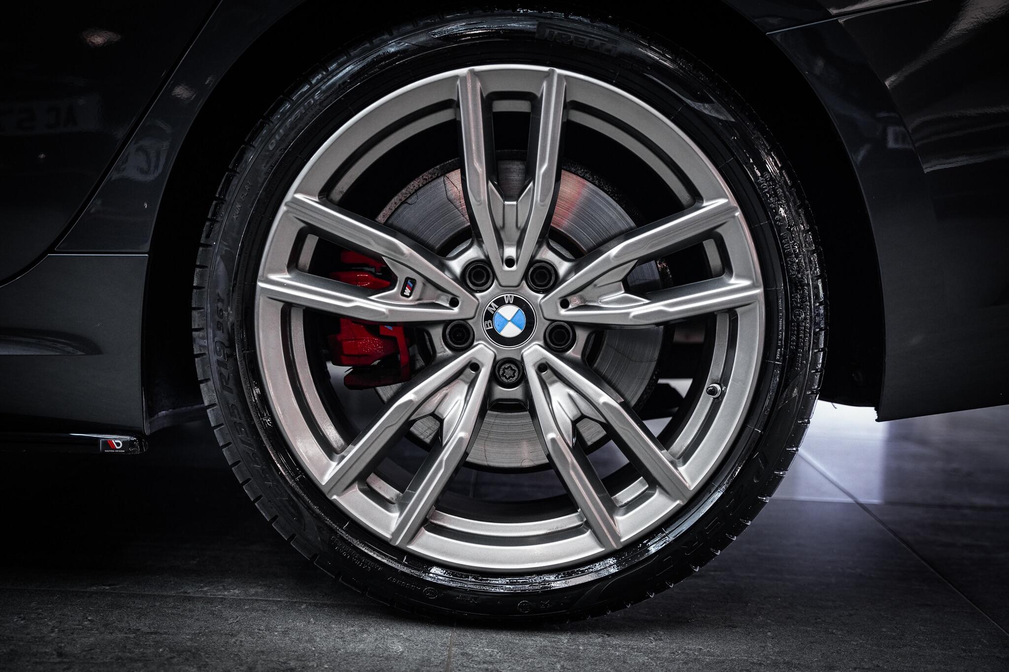 BMW 3 Series view 28