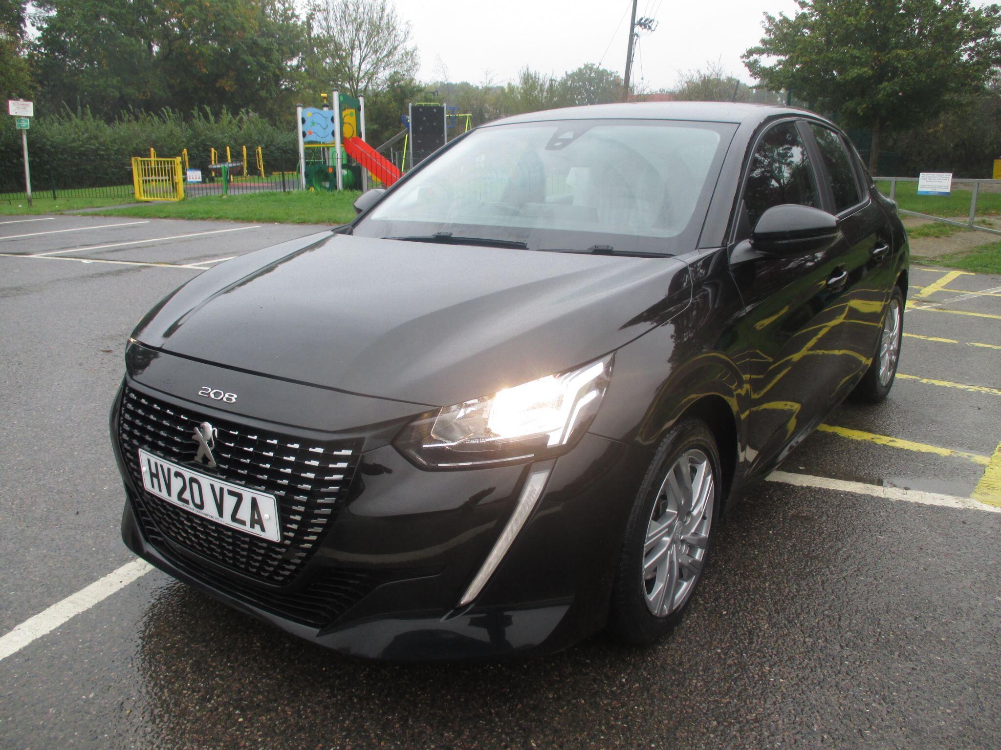 Peugeot 208 view 17
