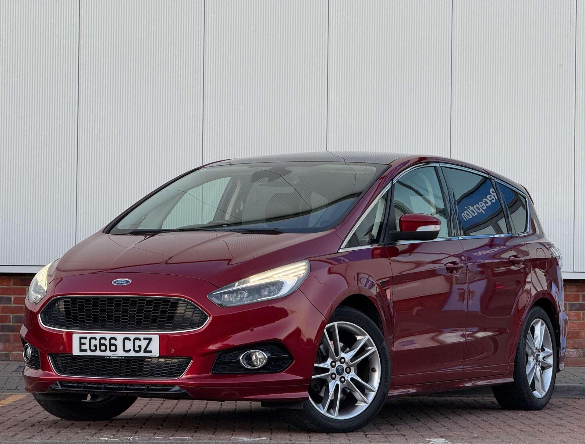 Ford S-Max view 3