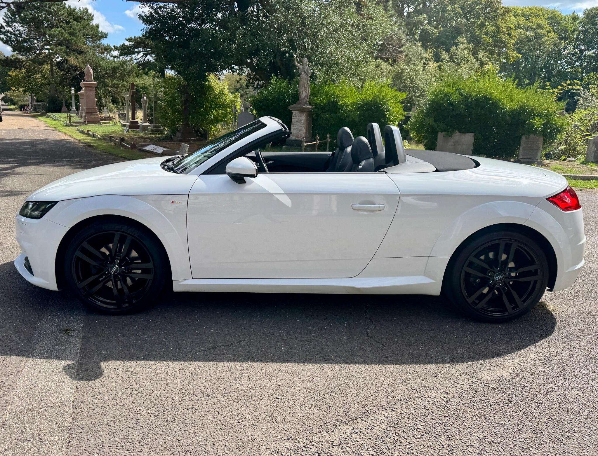 Audi TT view 16