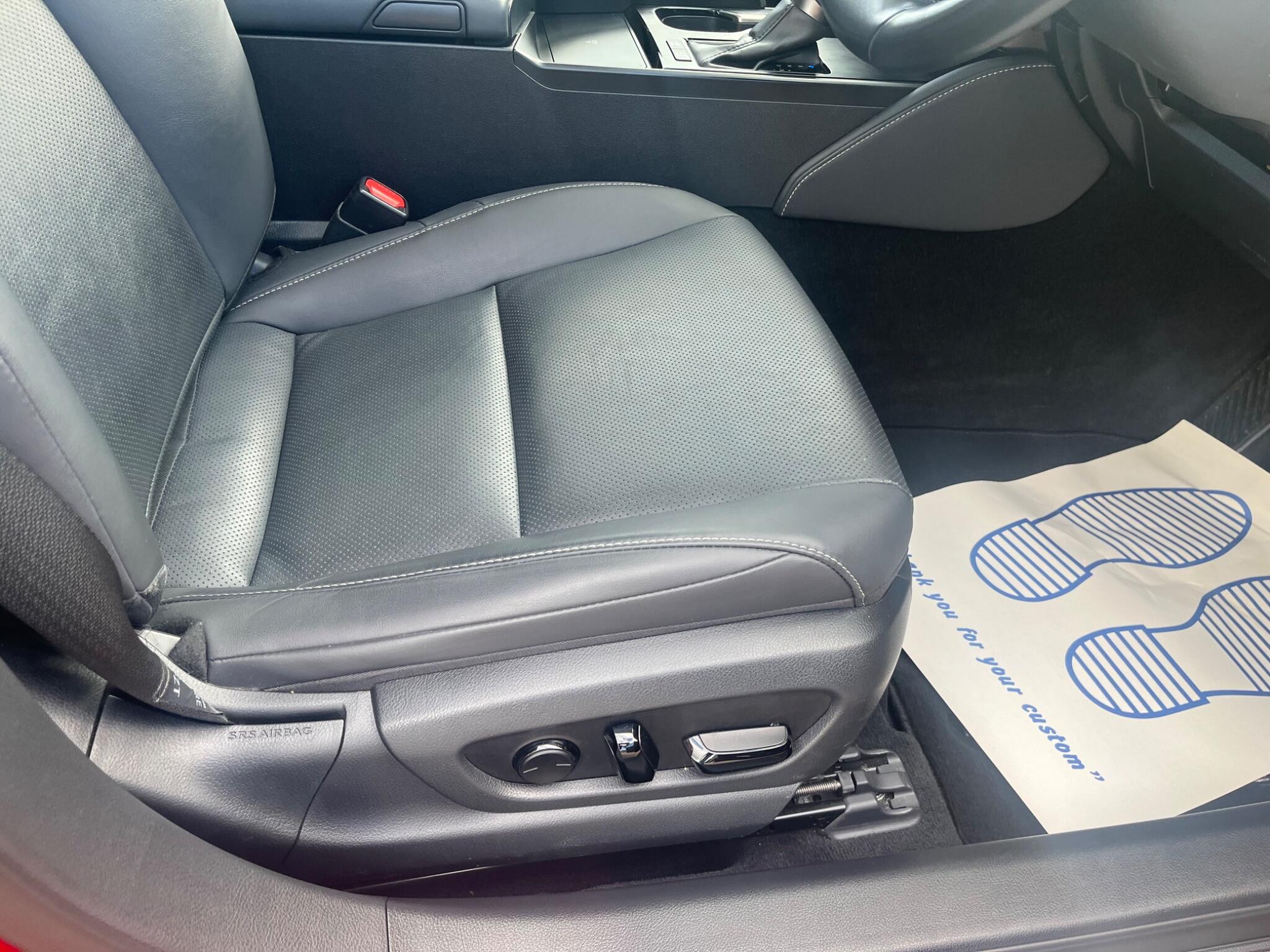 Lexus ES view 55