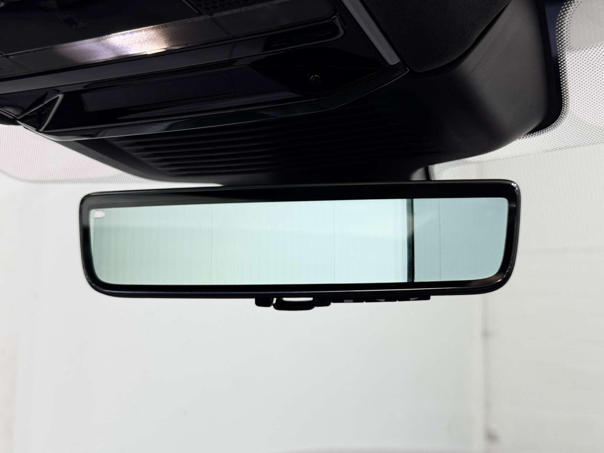 Land Rover Range Rover Sport view 43