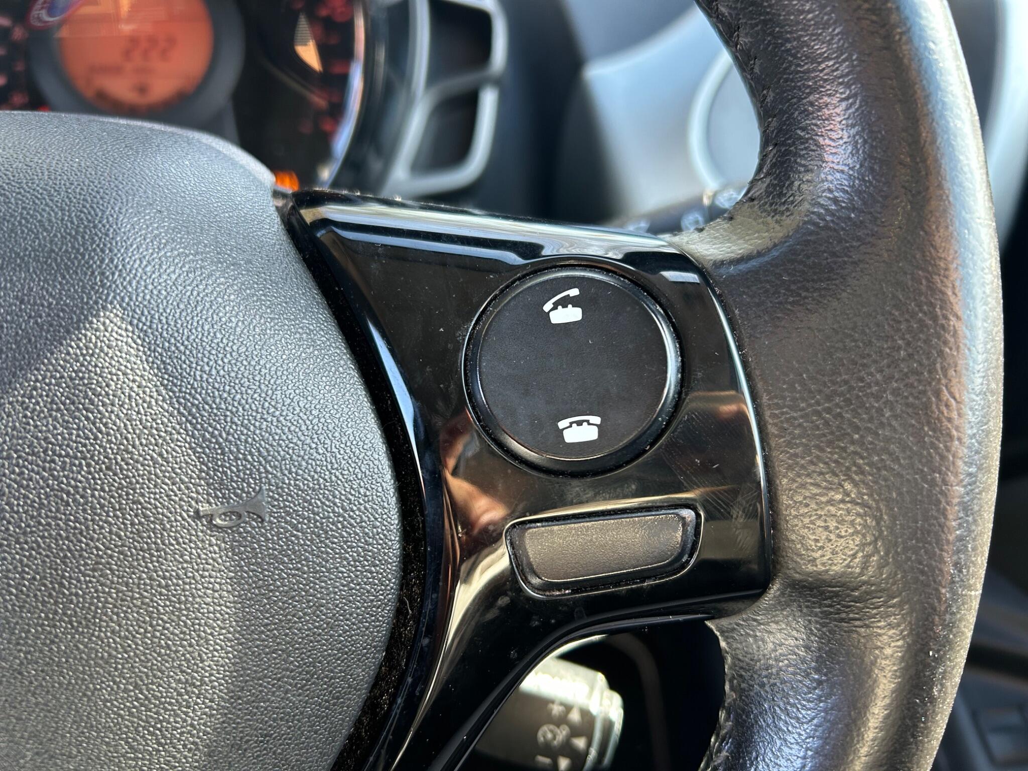 Peugeot 108 view 32