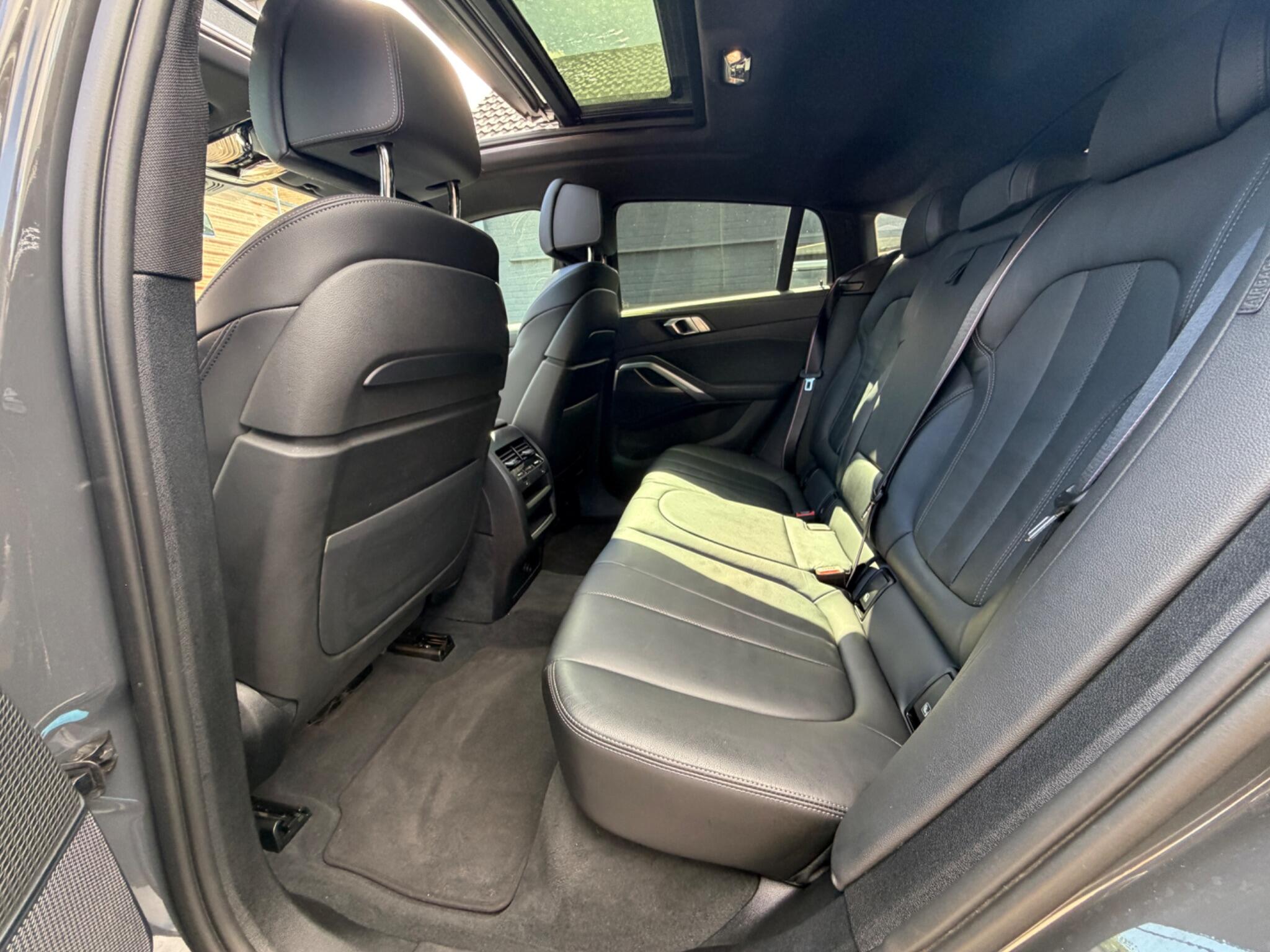 BMW X6 view 14