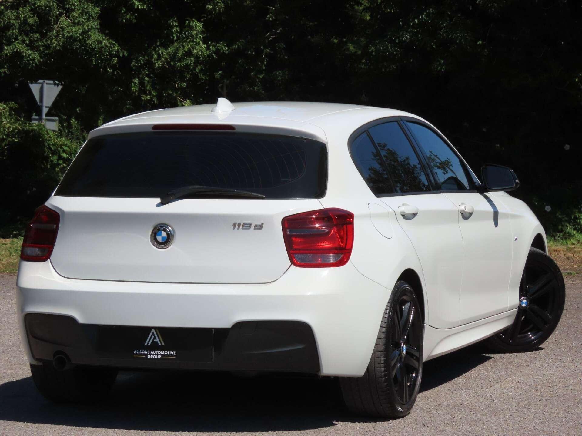 BMW 1 Series view 4