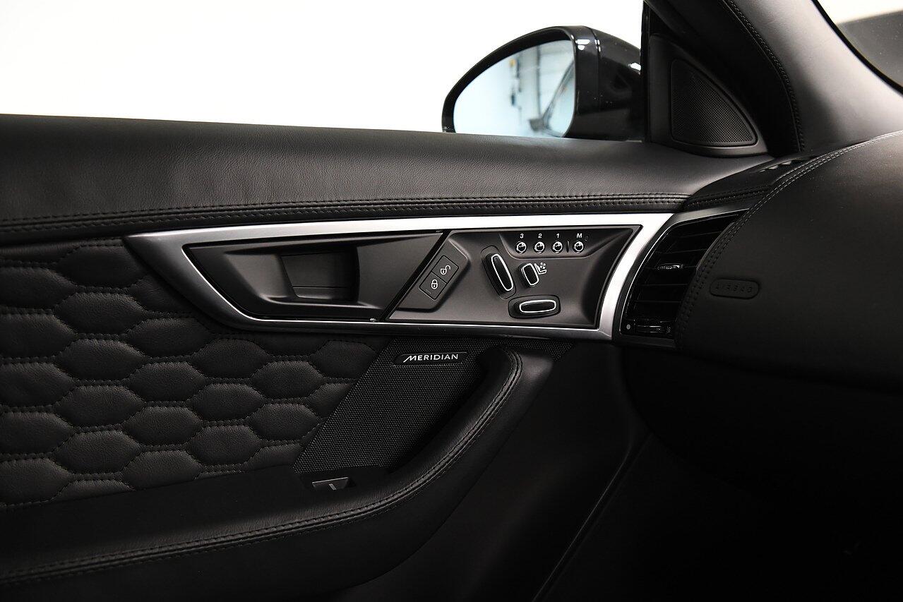 Jaguar F-Type view 14