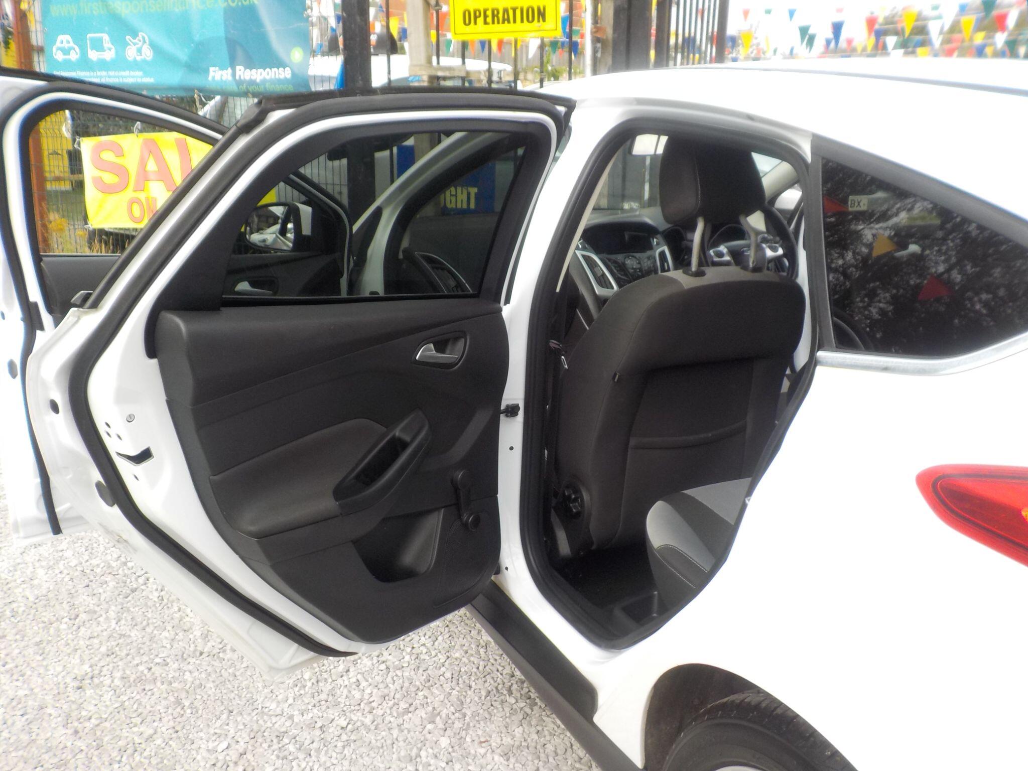Ford Focus 1.6 Zetec Euro 5 5dr