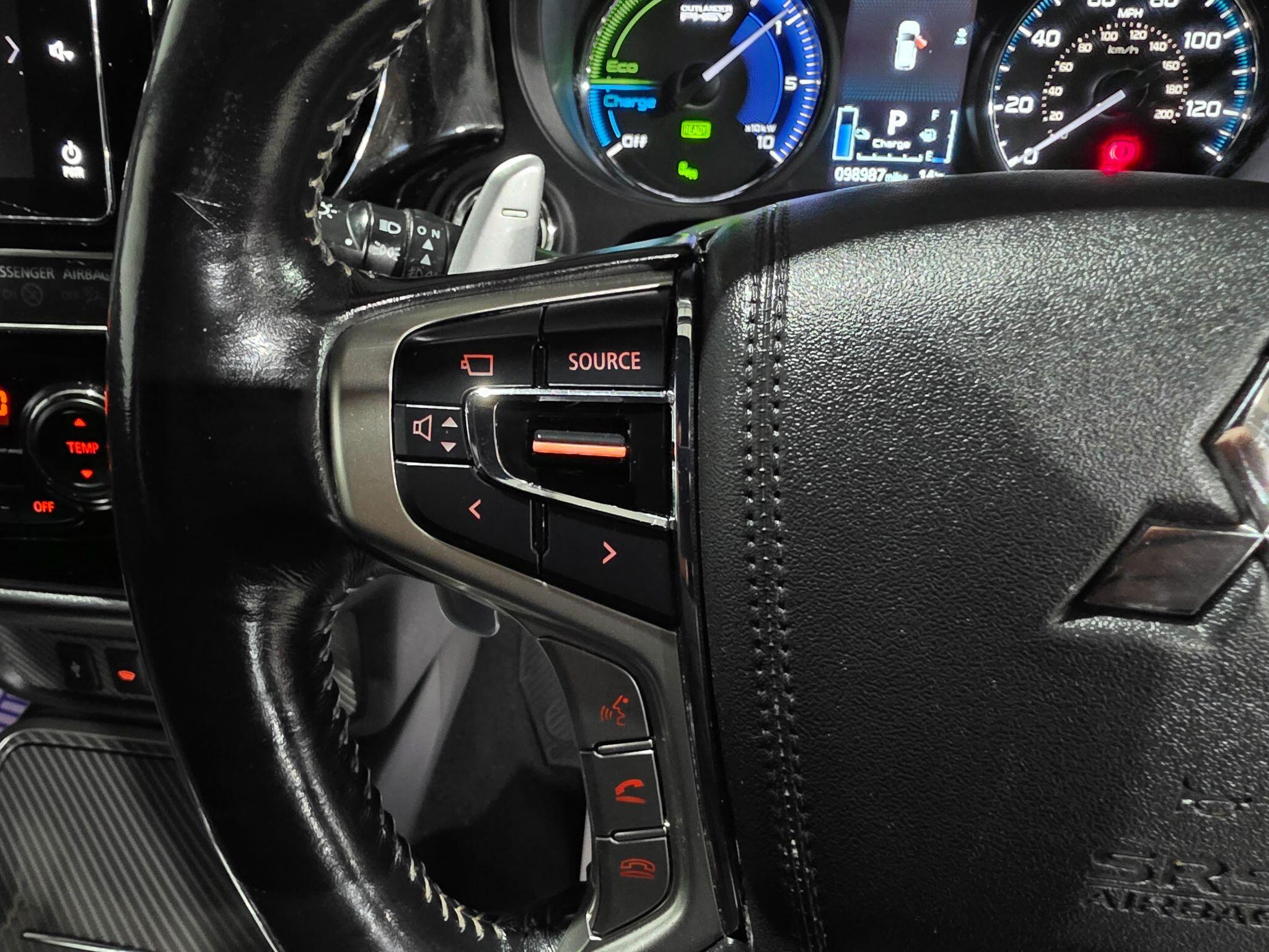 Mitsubishi Outlander view 18