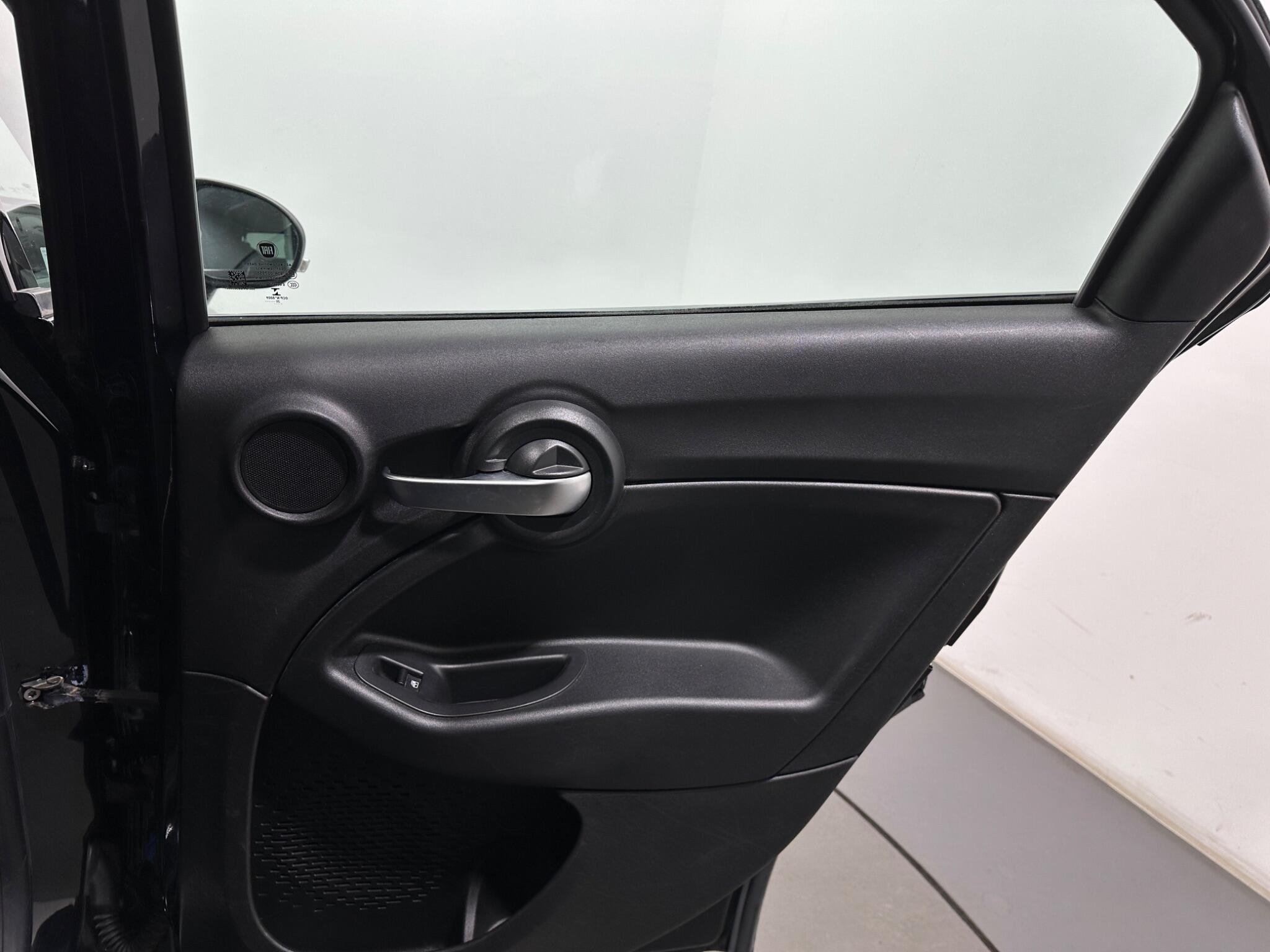 Fiat 500x view 40