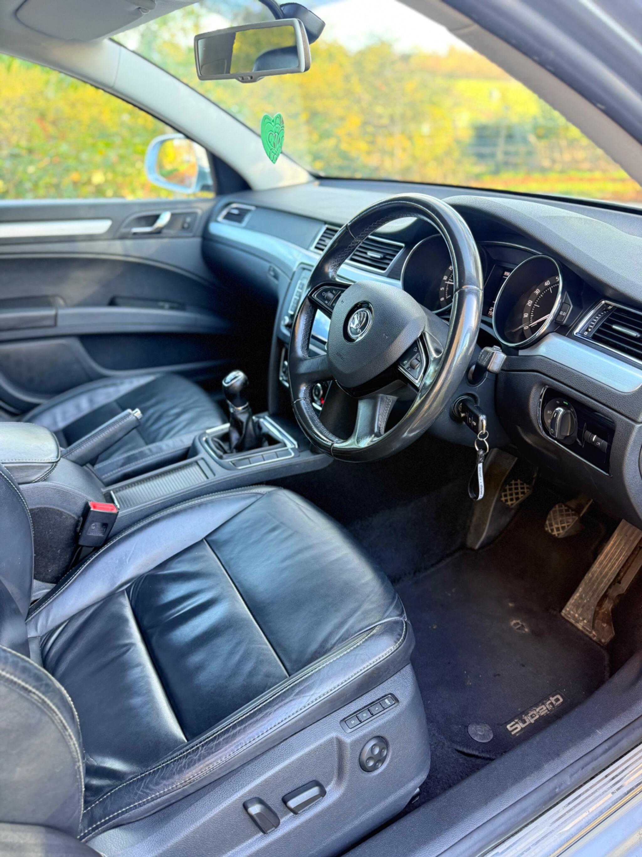 2013 Skoda Superb 2.0 TDI Elegance Euro 5 (s/s) 5dr • 155,000 miles image 21