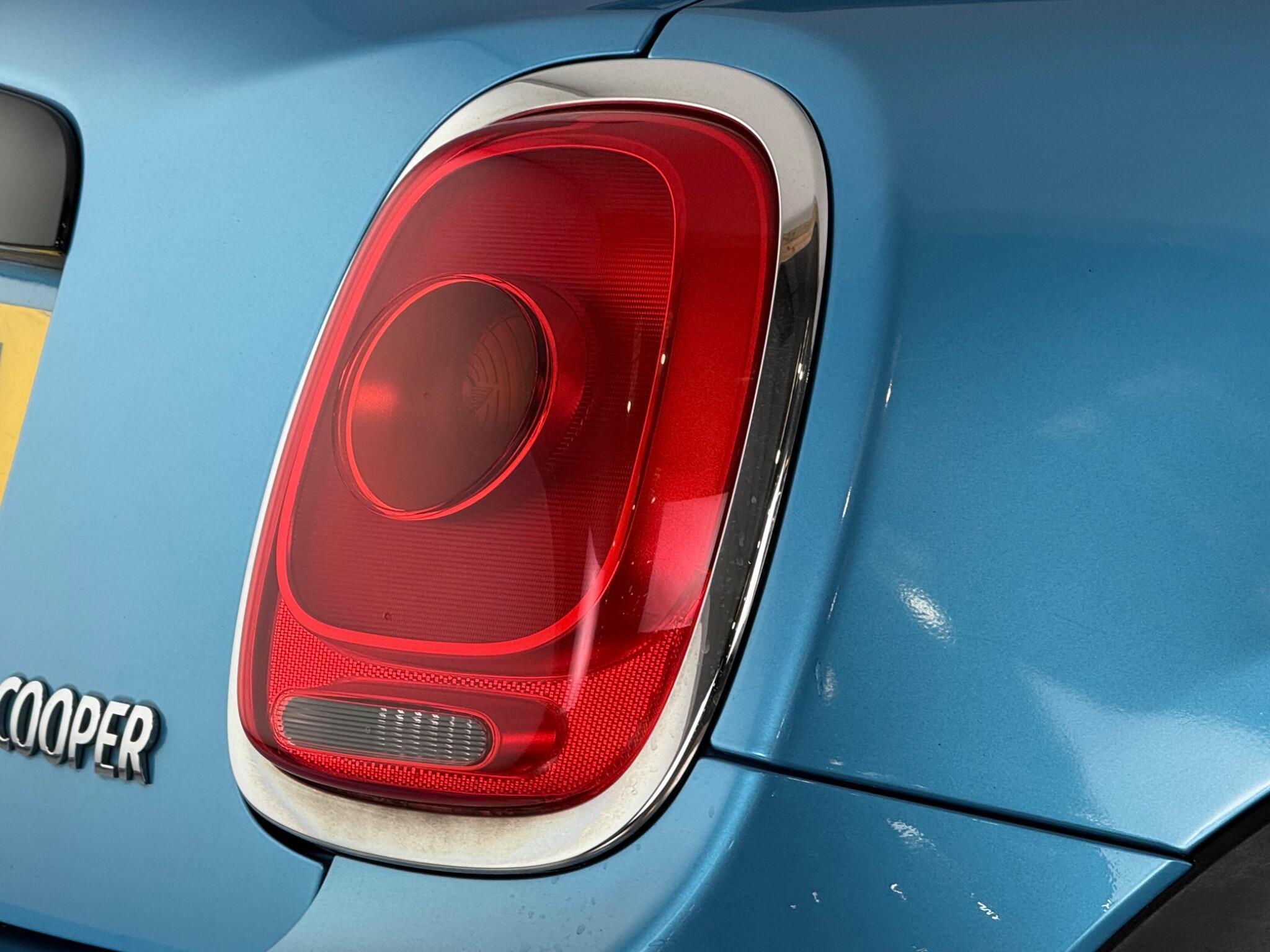 Mini Hatch view 6