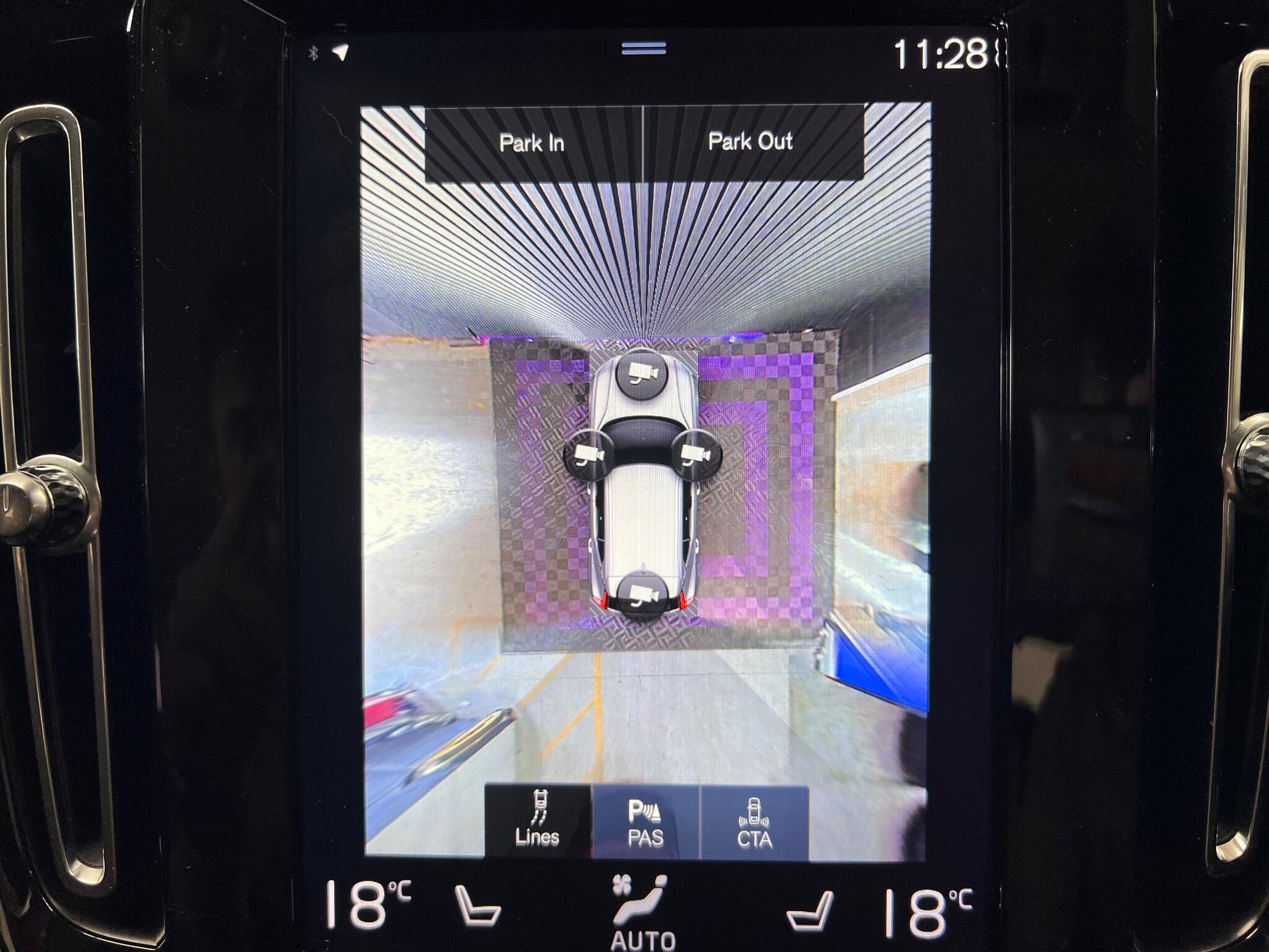 Volvo XC40 view 34