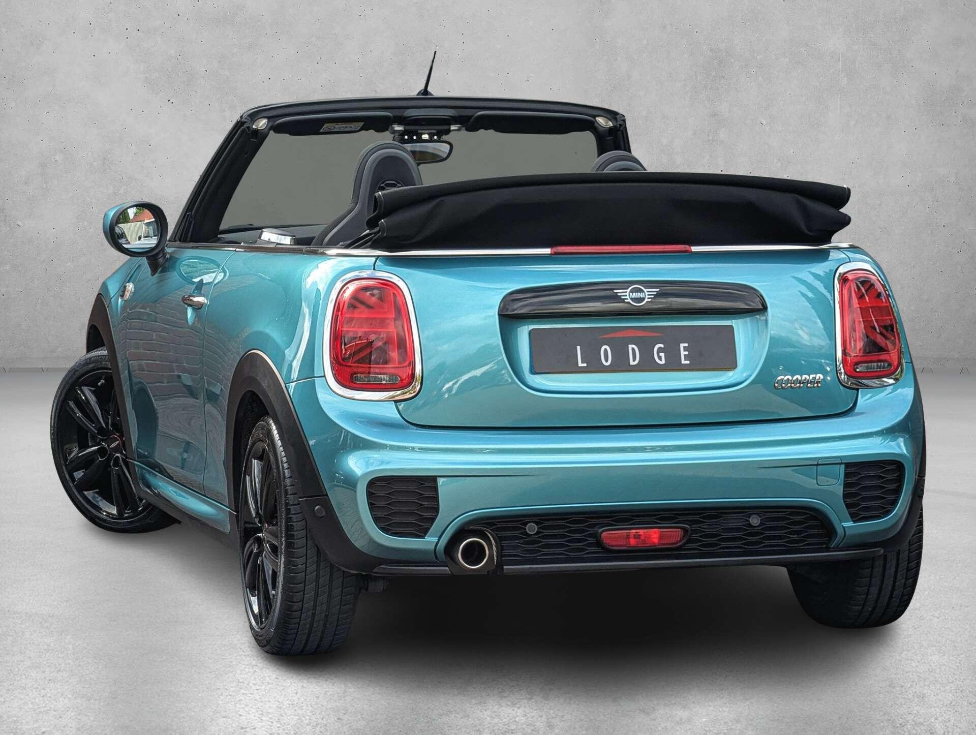 Mini Convertible view 5