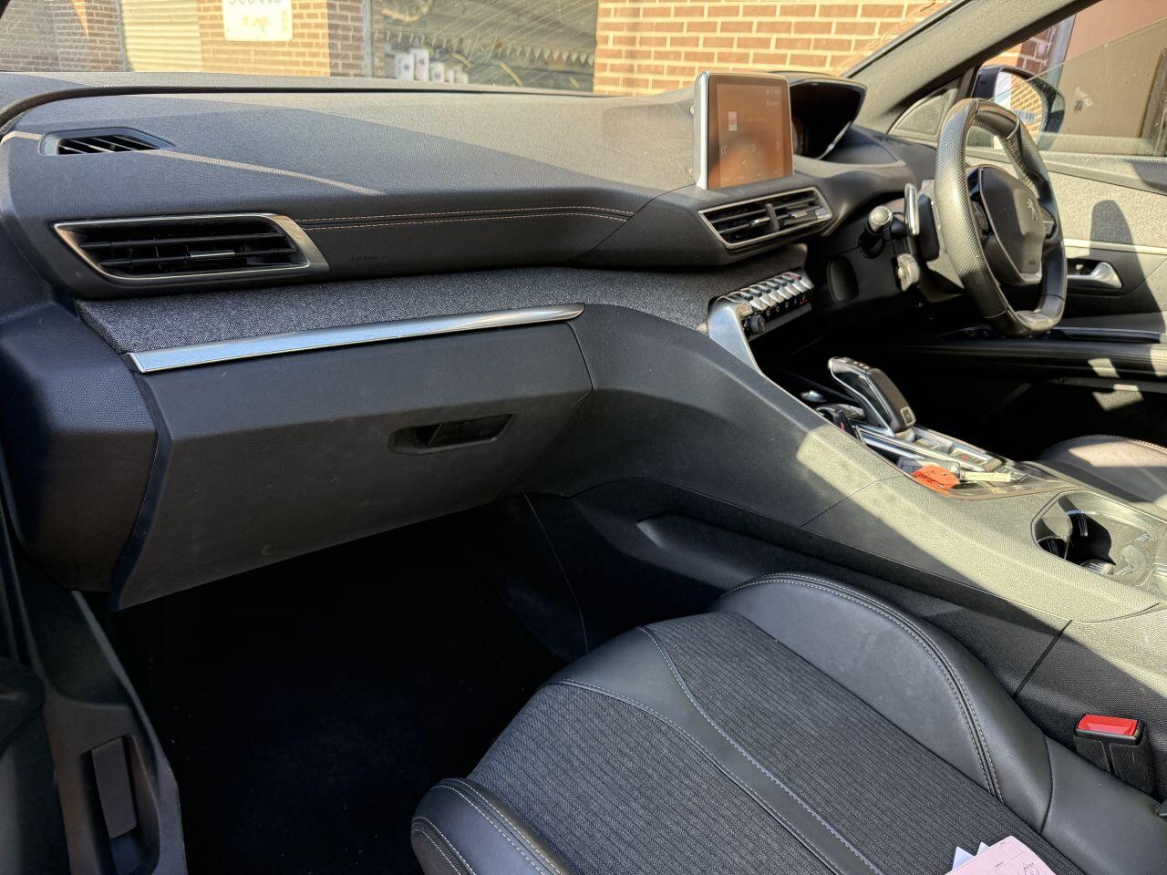 Peugeot 3008 view 12