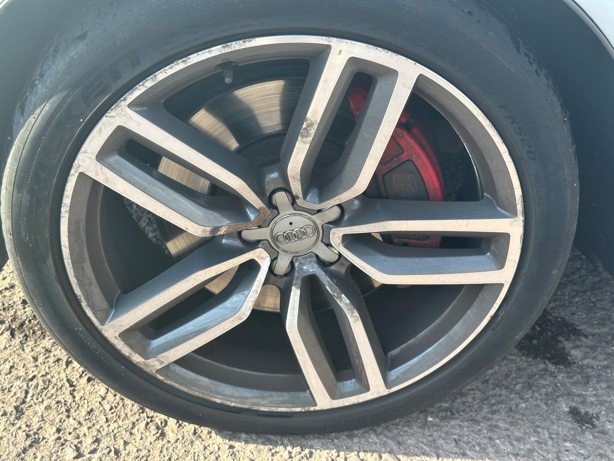 Audi SQ5 view 7
