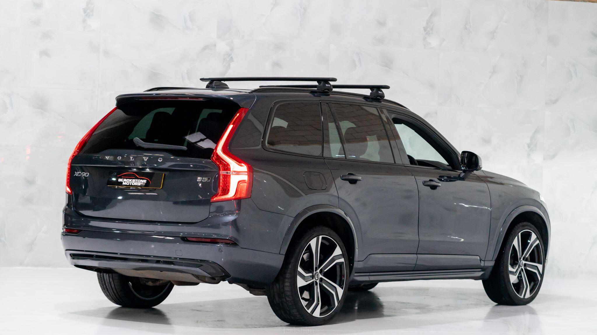 Volvo XC90 view 7