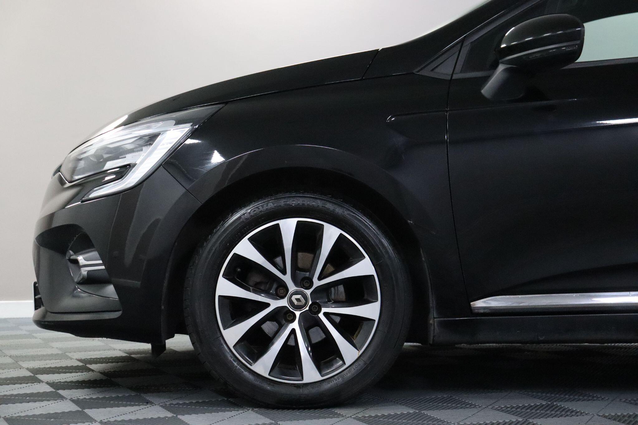 Renault Clio view 30