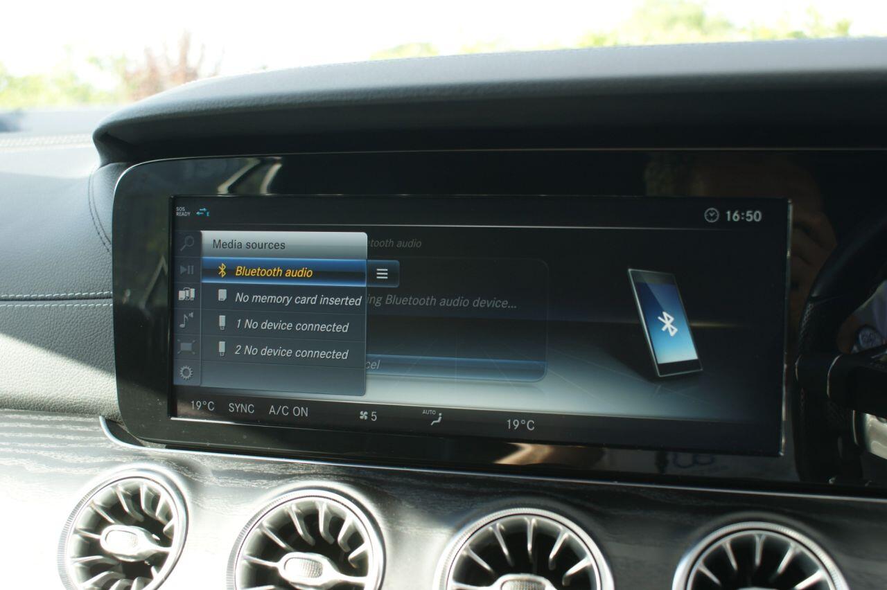 Mercedes-Benz E Class view 52