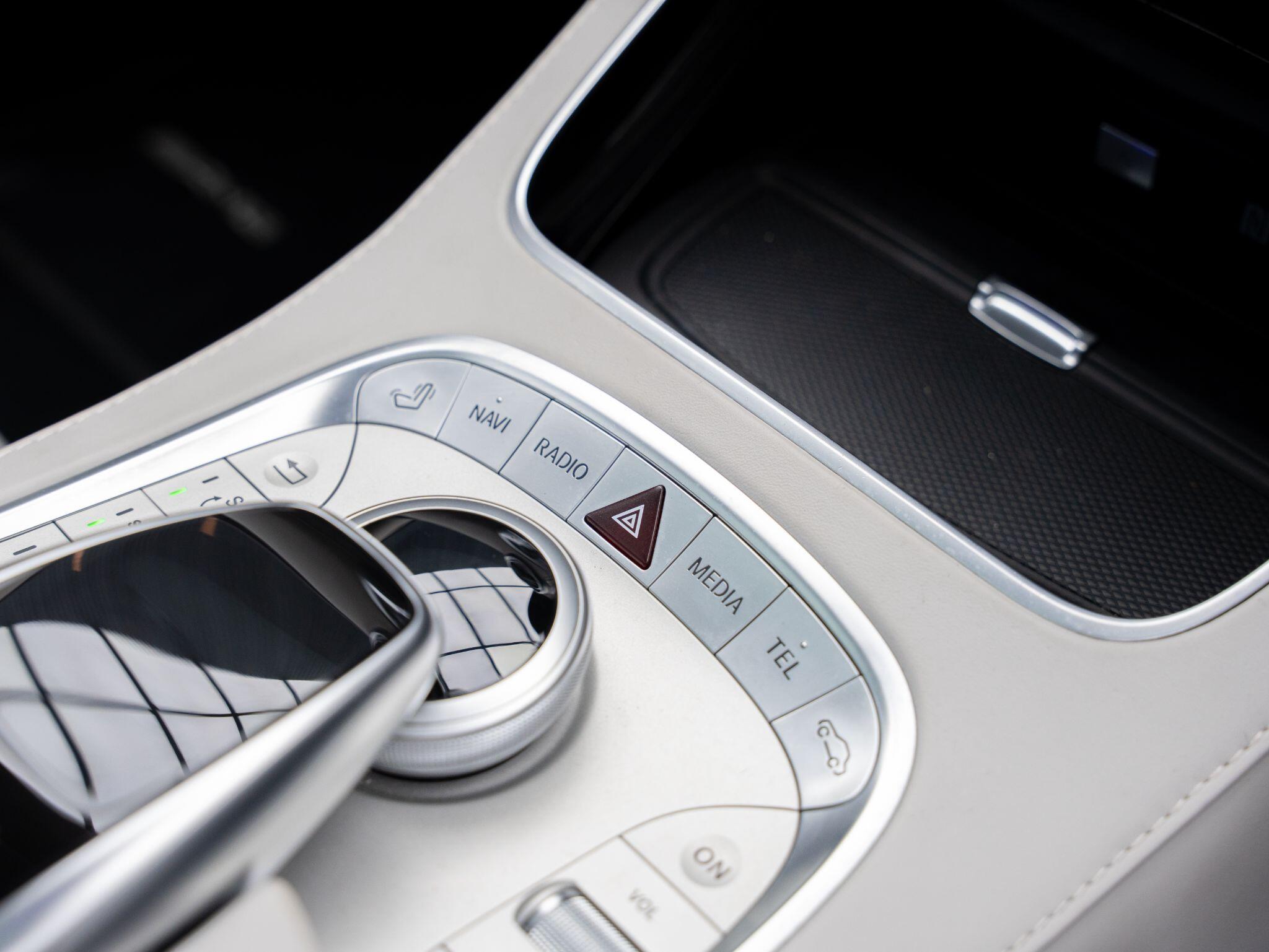 Mercedes-Benz S-Class view 27