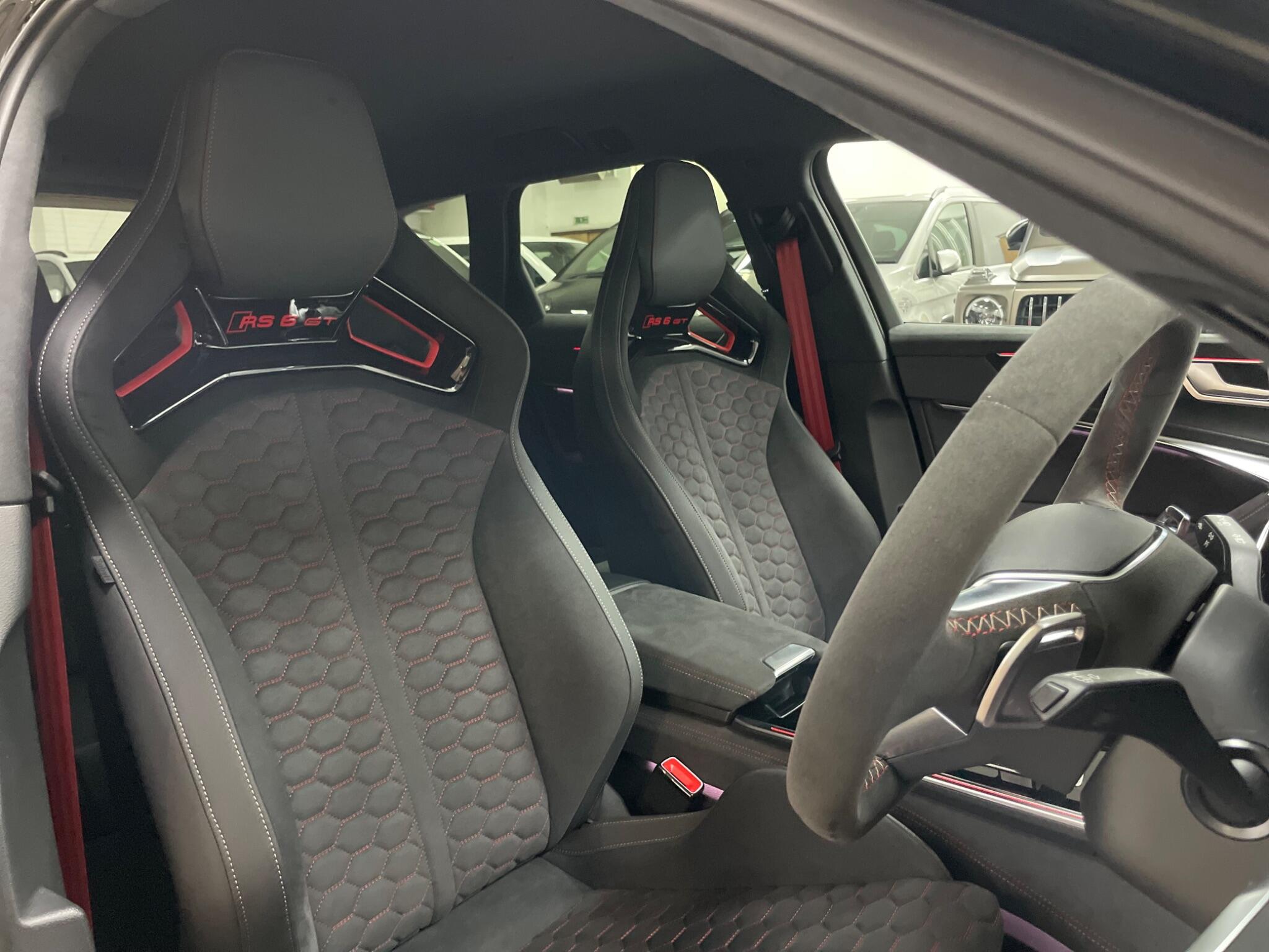 Audi RS6 view 17