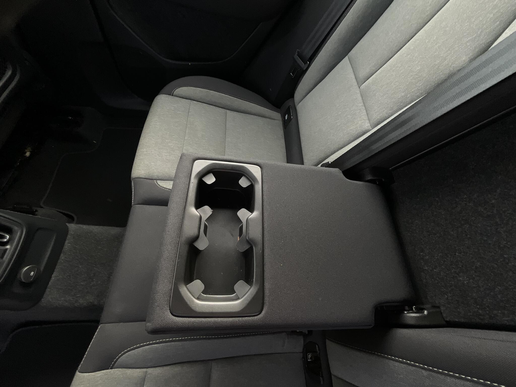 Volvo XC40 view 13