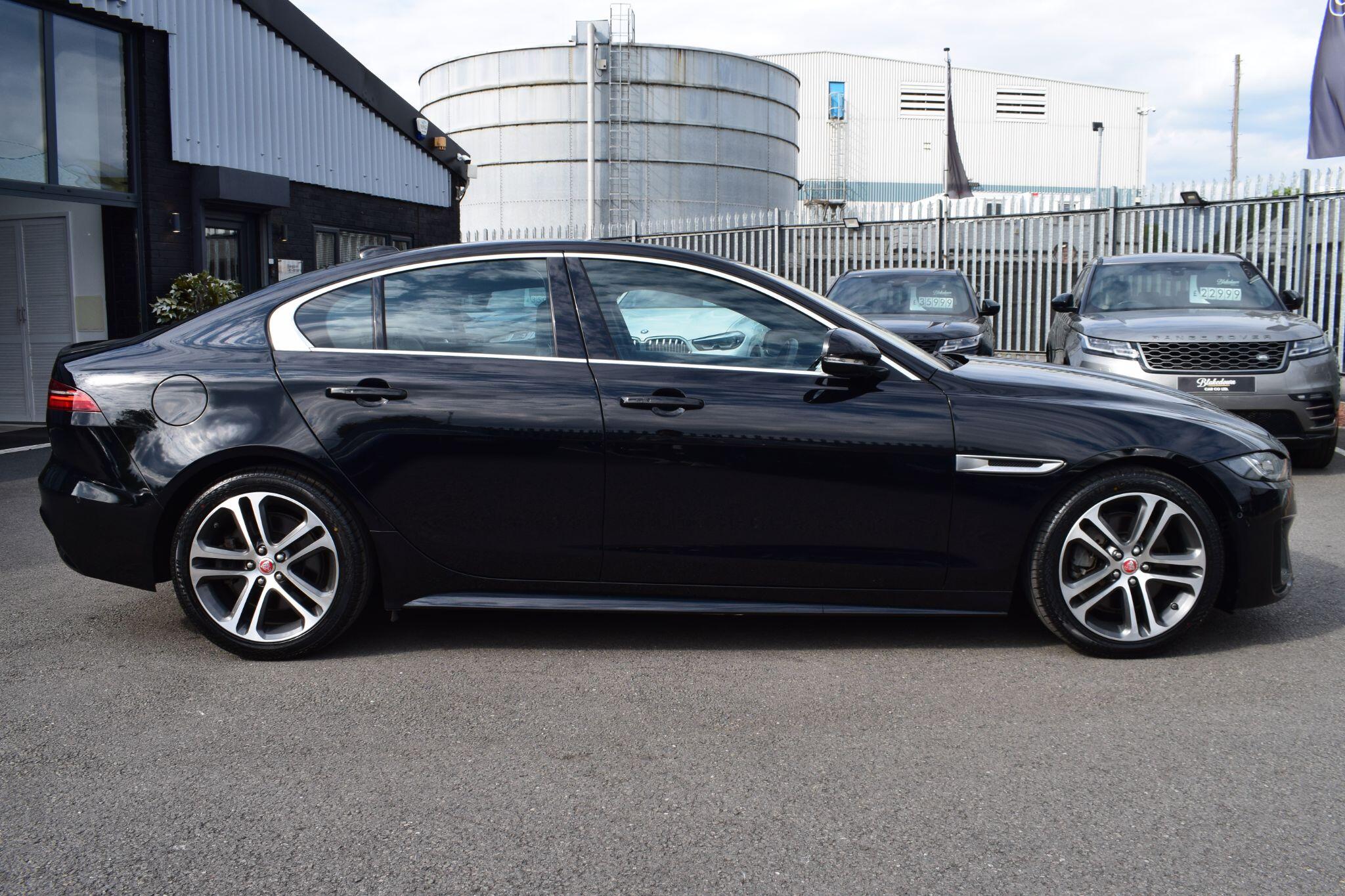 Jaguar Xe view 4