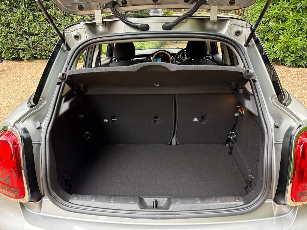 Mini Hatch view 34