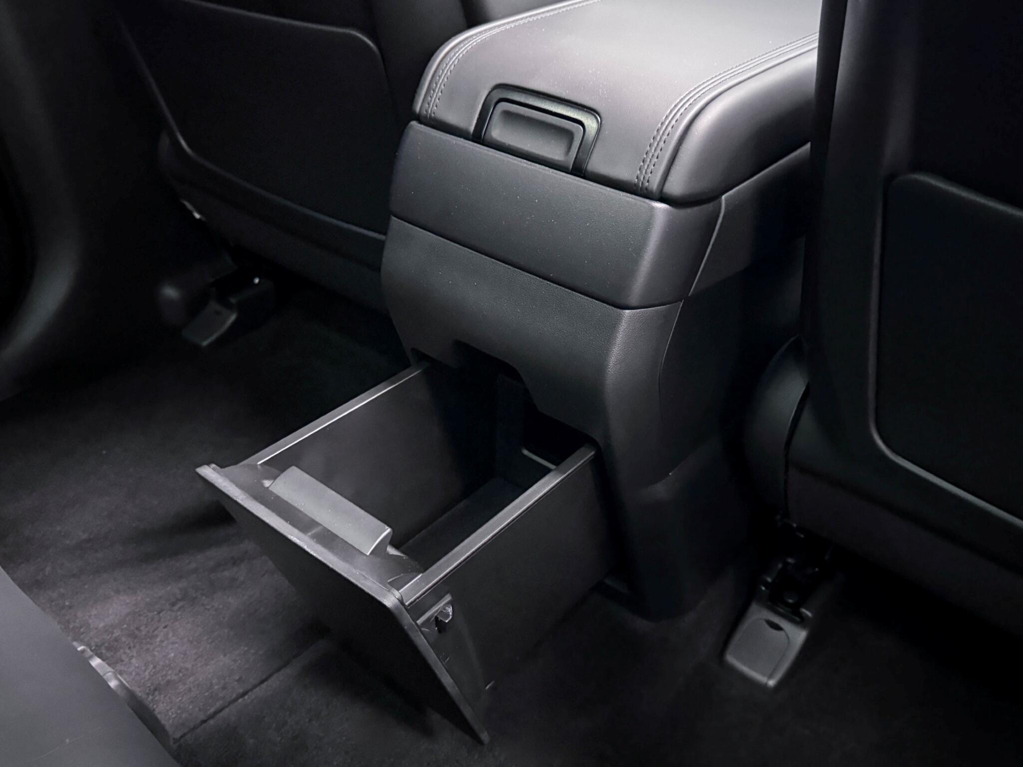 Hyundai Santa Fe view 26